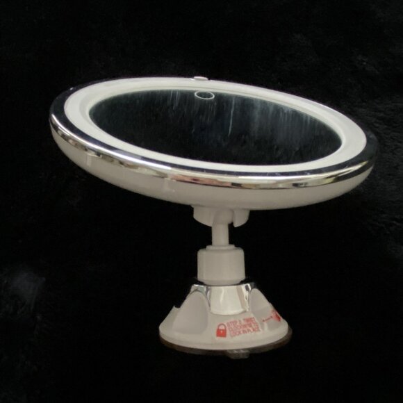 VENIGO 10x Make-Up Mirror with Touch Control Light, Suction Cup - Picture 2 of 6